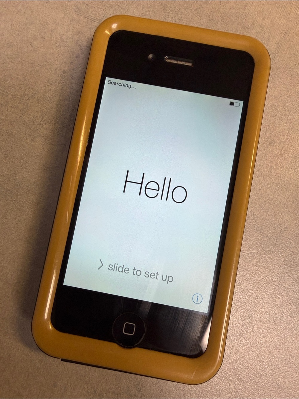 Apple iPhone 4S, black, 16GB with Kate Spade leopard case